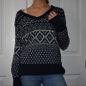❌SOLD❌ V-neck Sweater